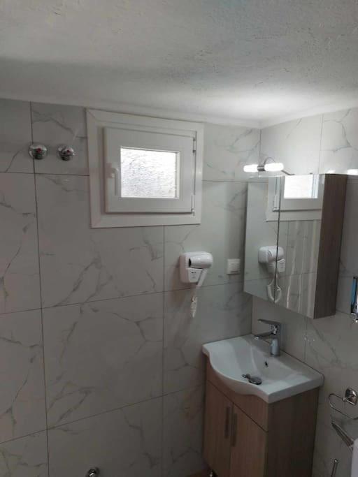 Studio Με Όλες Τις Ανέσεις Vétrina Exterior foto